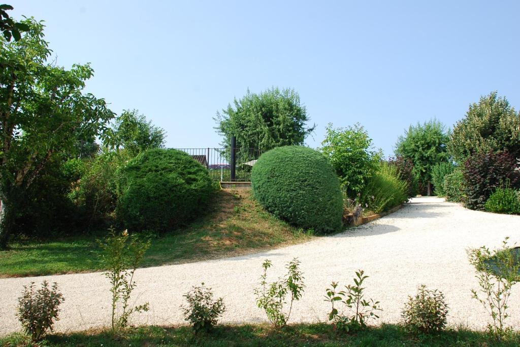 Village De Gites Le Chatenet Thonac Exterior foto